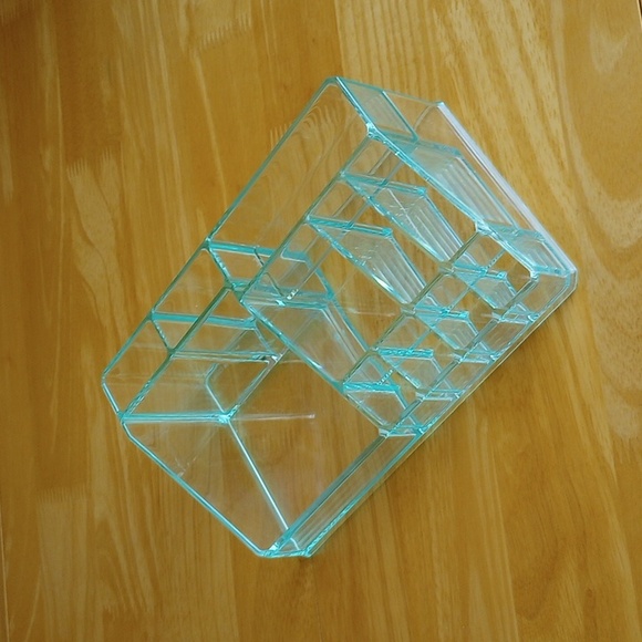 Makeup Organizer - Picture 3 of 3